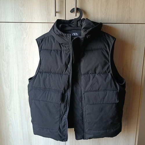 Zara vest with hood new, size XL