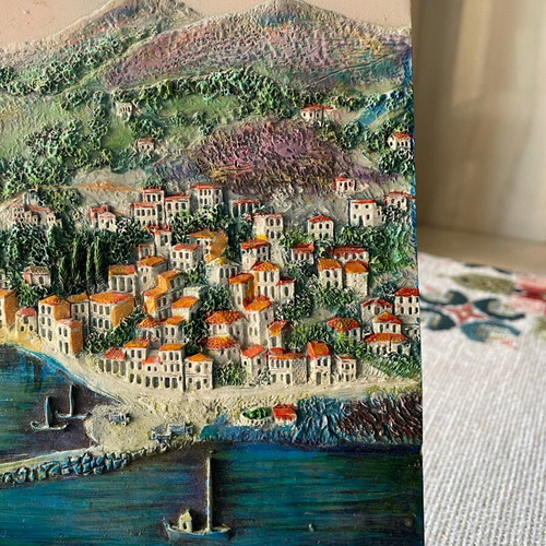 Vintage plaster frame on easel from Andros like new