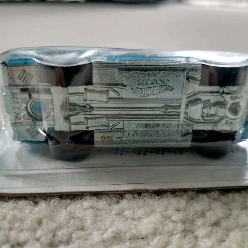 Hot Wheels 2011 Vintage Racing Richard Petty 71 Plymouth GTX new