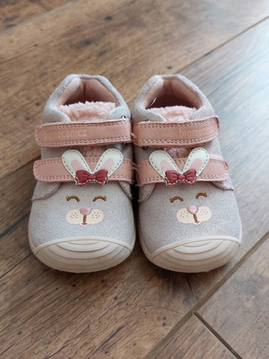 Biomecanics kids shoes used, size 21
