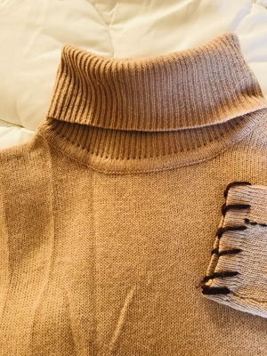 Pullover and skirt set Rene’ Dherhy wool angora floral pattern like new beige colorful