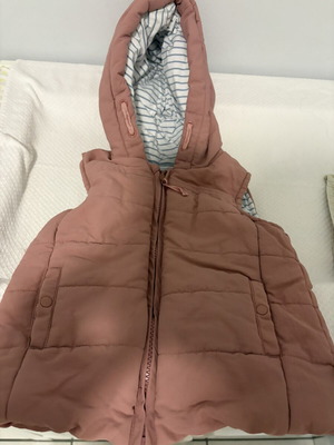 Mamas & Papas sleeveless jacket for girls used, sizes 92-98 cm