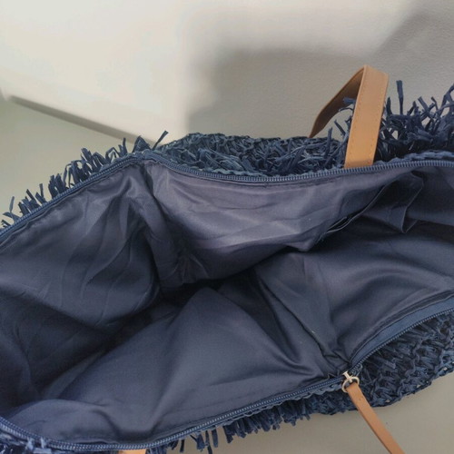 Blue straw shoulder bag used, ideal for beach