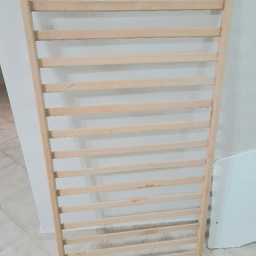 Baby cot preteen bed like new with Chic Strom mattress
