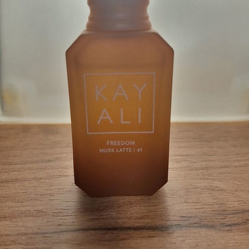 Kayali Freedom Musk Latte 41 Eau de Parfum mini 10ml like new