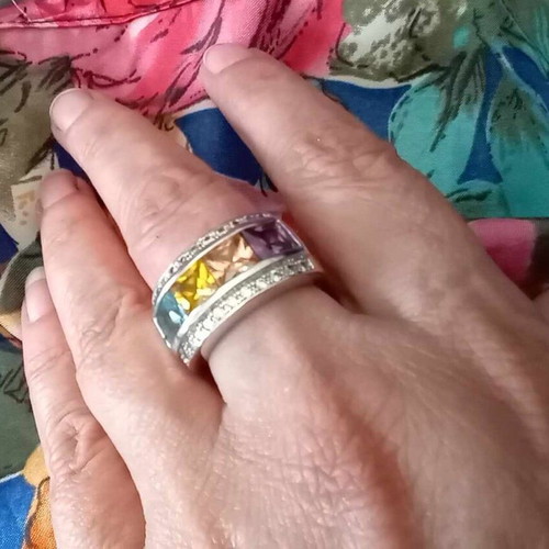 Solid women's silver ring like new with 4 minerals