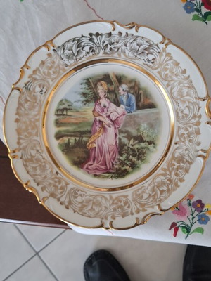 Hutschenreuther Selb Bavaria decorative porcelain plate like new