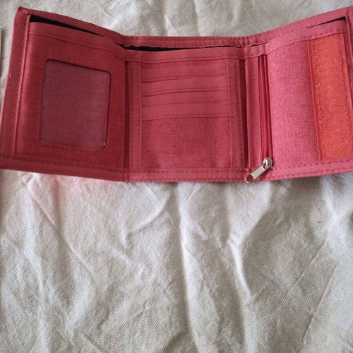 Vintage Sentio wallet like new, red