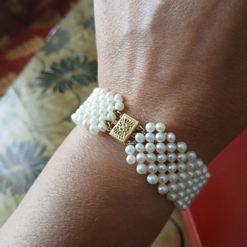 Bracelet with natural pearls and 14k gold clasp, like new, 19 cm