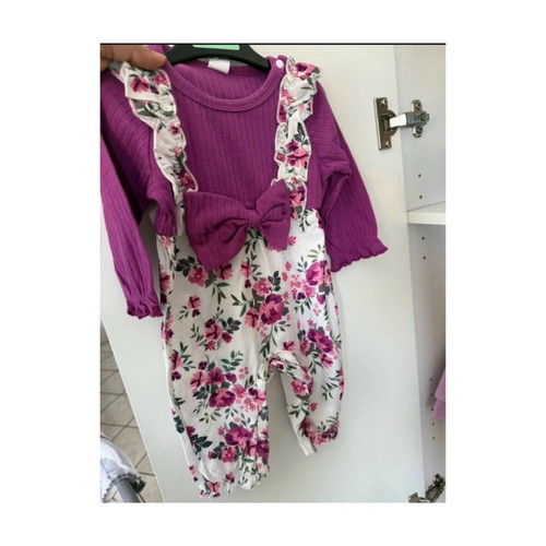 Baby romper 6-9 months new in excellent condition