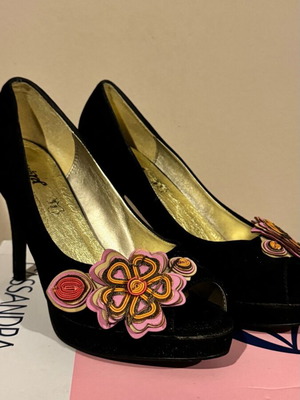 Verde suede black pumps used, size 39