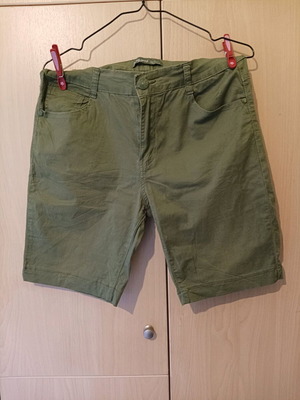 Bermuda shorts khaki like new, size M 38 10