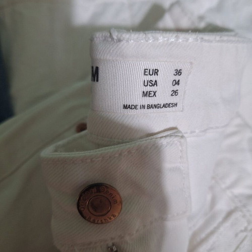 Bershka white women's straight cropped jeans like new