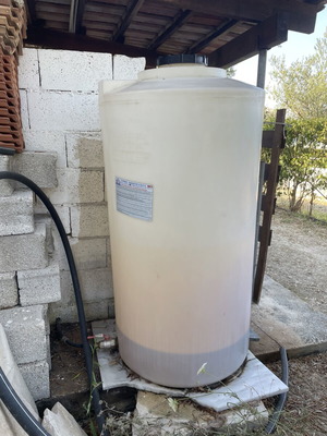 Oil container used, needs cleaning inside