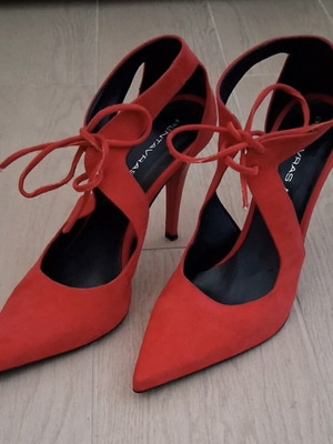 Pentavras red lace-up pumps size 38 like new