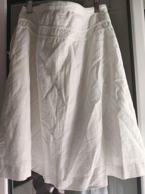 Morgan women's skirt white like new, linen, knee-length with pleats and cord