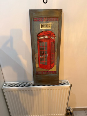 London Painting in excellent condition