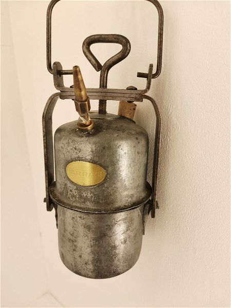  lampa asetilinis epochis 1950