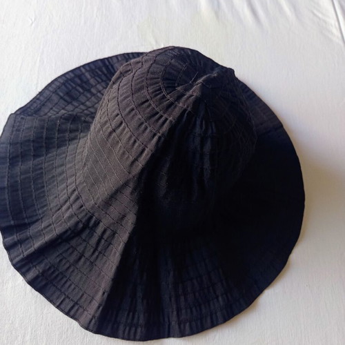 Black Women's Sun Hat with Wide Brim and Pleated Weave One Size