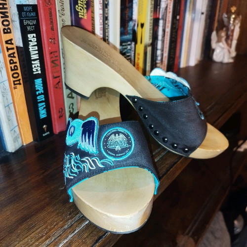 Von Dutch wooden shoes new, size 39, vintage