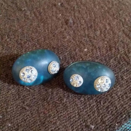 Clips on earrings used