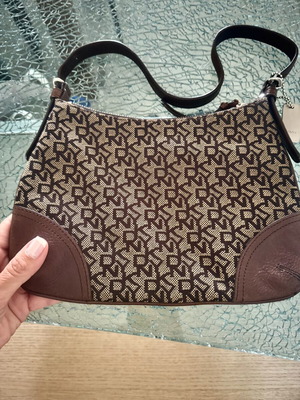 DKNY bag like new, brown