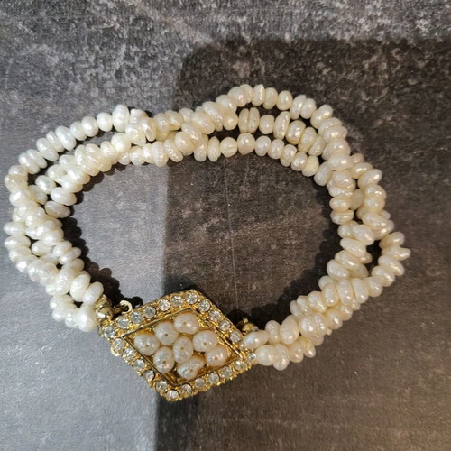 Pearl bracelet new