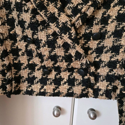 Cropped tweed jacket Zara like new, size large, black and beige