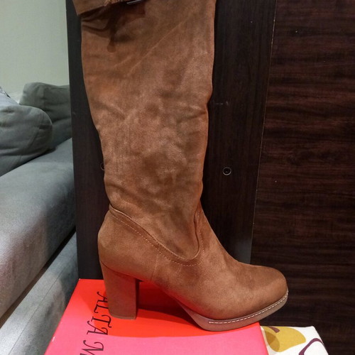 Alta Moda tall brown suede boot like new, size 41