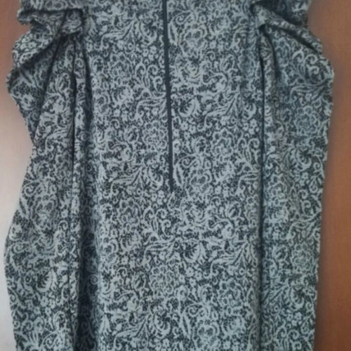 Iso mini dress size S like new, black and grey