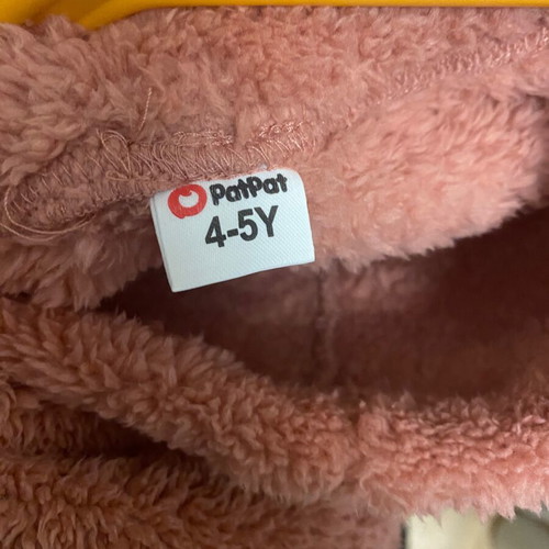 Girls' tracksuit set 4-5 years like new, pink furry fabric