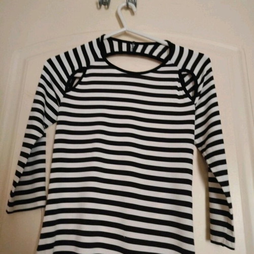 Sarah Lawrence women's blouse with back opening like new, size M