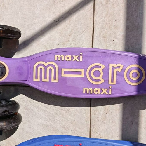 Micro Maxi kids scooters used, pack of 2, light-up wheels