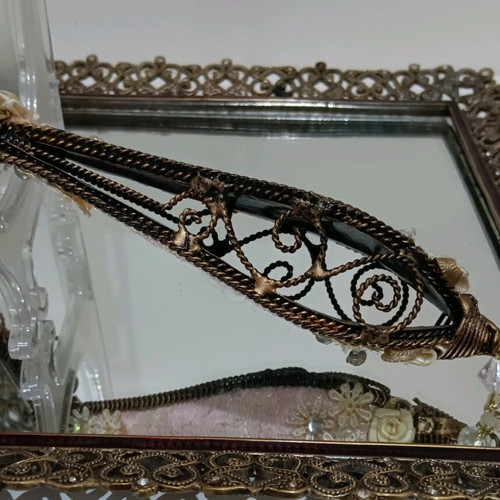 Vintage romantic hand mirror like new