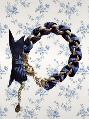 Coquette bracelet like new, blue and gold