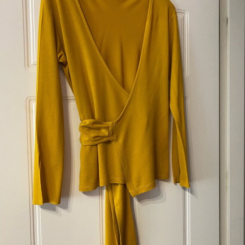 Mustard wrap blouse like new, size M, Fiorenti Fashion Club
