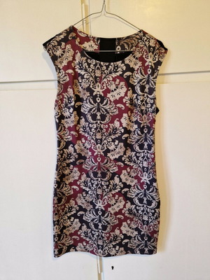 Mini printed dress like new, size Small, black and beige