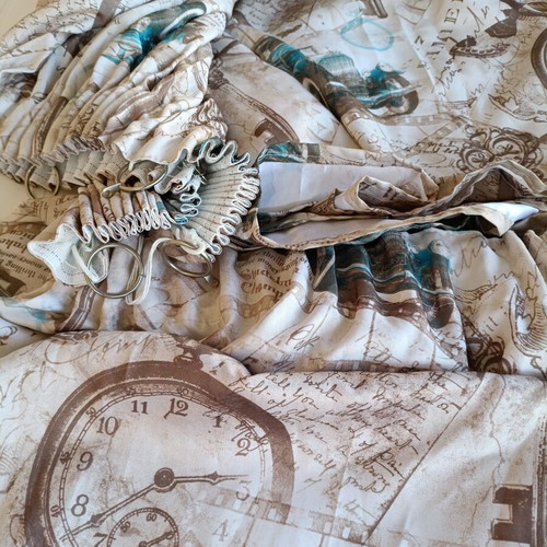 Curtains shading set like new, pack of 2