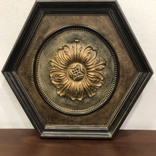 Large wall and tabletop decorative piece 55x65 cm like new