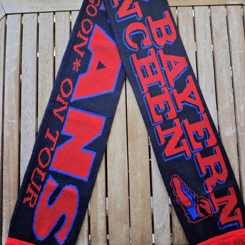 FC Bayern München collectible scarf like new, On Tour – The Show Must Go On