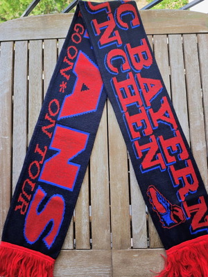 FC Bayern München collectible scarf like new, On Tour – The Show Must Go On