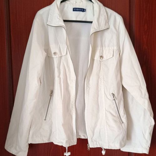 Windbreaker jacket white like new