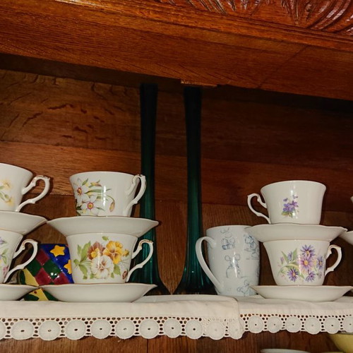 Royal Kent porcelain mugs used, pack of 12 with floral designs