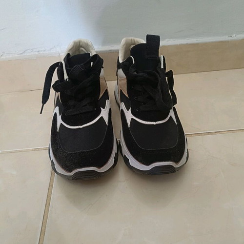 Sneakers Luigi like new with velcro, size 36, black and beige