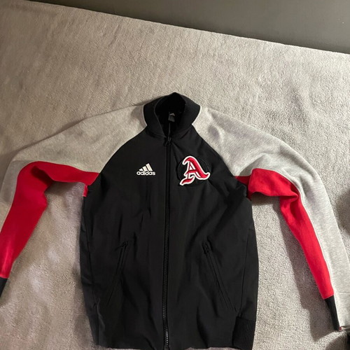Adidas jacket 10/10 condition, small