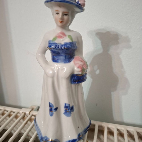 Ceramic Lady Figurine Statue like new