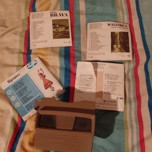 View master used with 4 vintage Spain sets