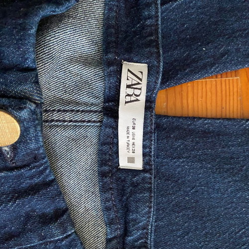 Zara medium jeans with gold buttons used