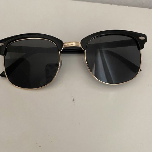 Simple glasses