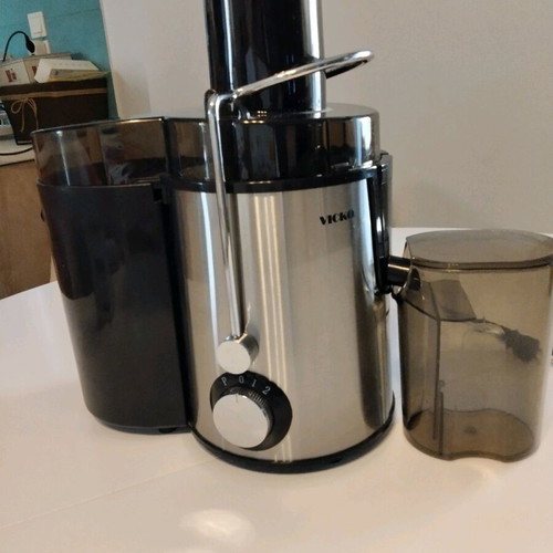 Vicko juicer like new, 550 ml, inox-black